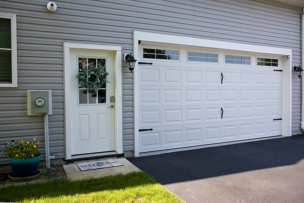 24/7 Emergency Garage Door Panel Replacement experts in Polk County County, TN